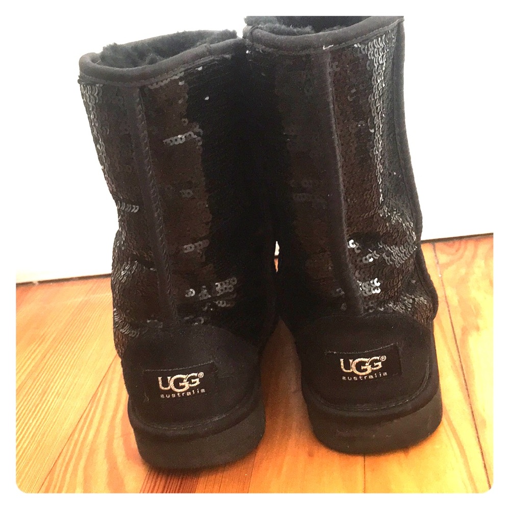 UGG Women’s Classic Black Sequin Size 7